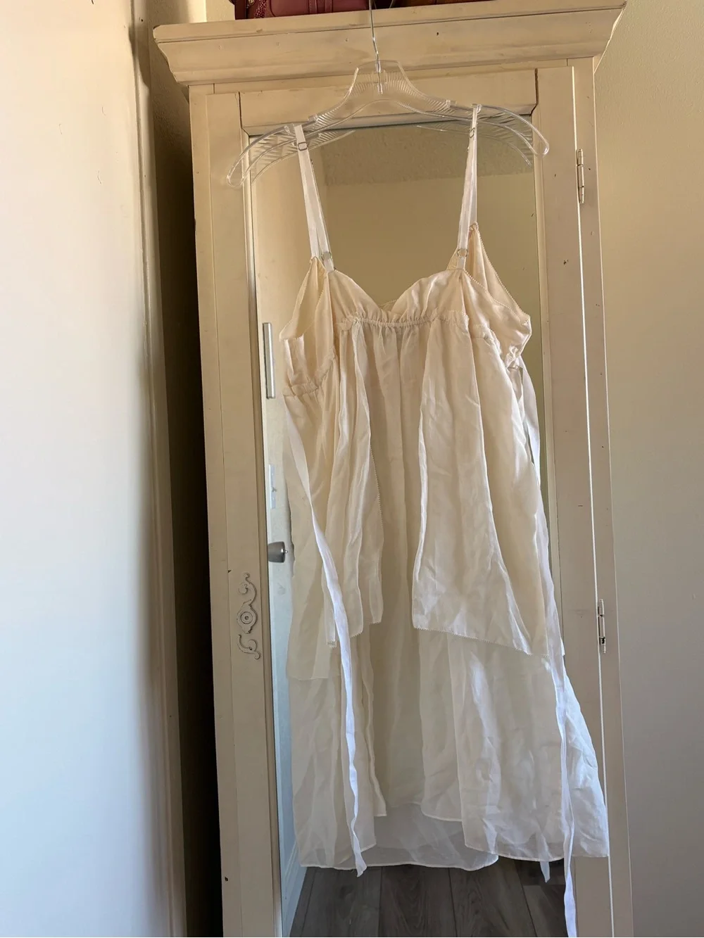 Vera Wang Cream Layered Chiffon Chemise with Floral Waist